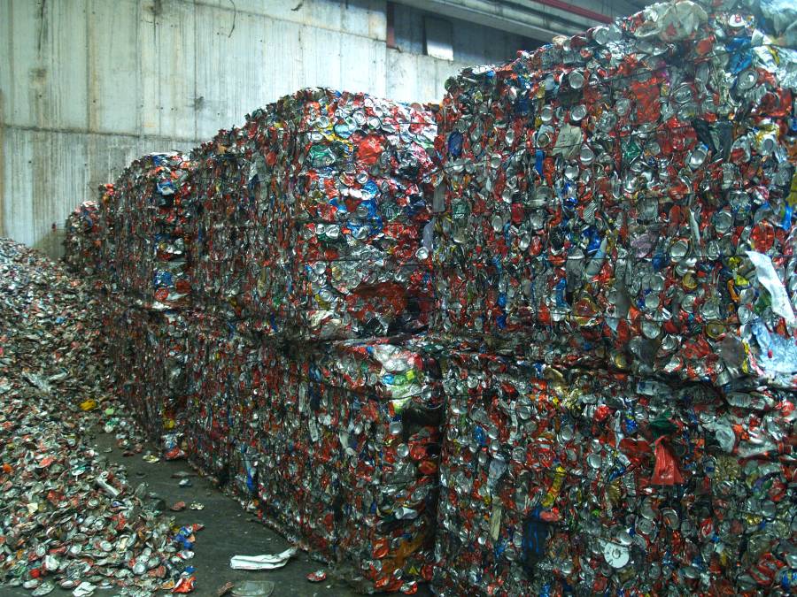 Latas para reciclar (c) RESIDUOS PROFESIONAL